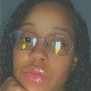 Meet your Posher, Tia